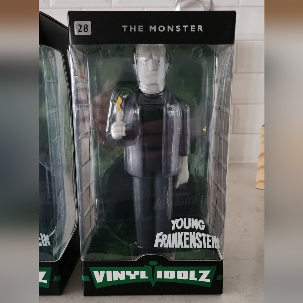 🎬🧟‍♂️Vinyl Idolz Young Frankenstein Figure Set Dr Frankenstein & Monster NWT - Picture 6 of 7